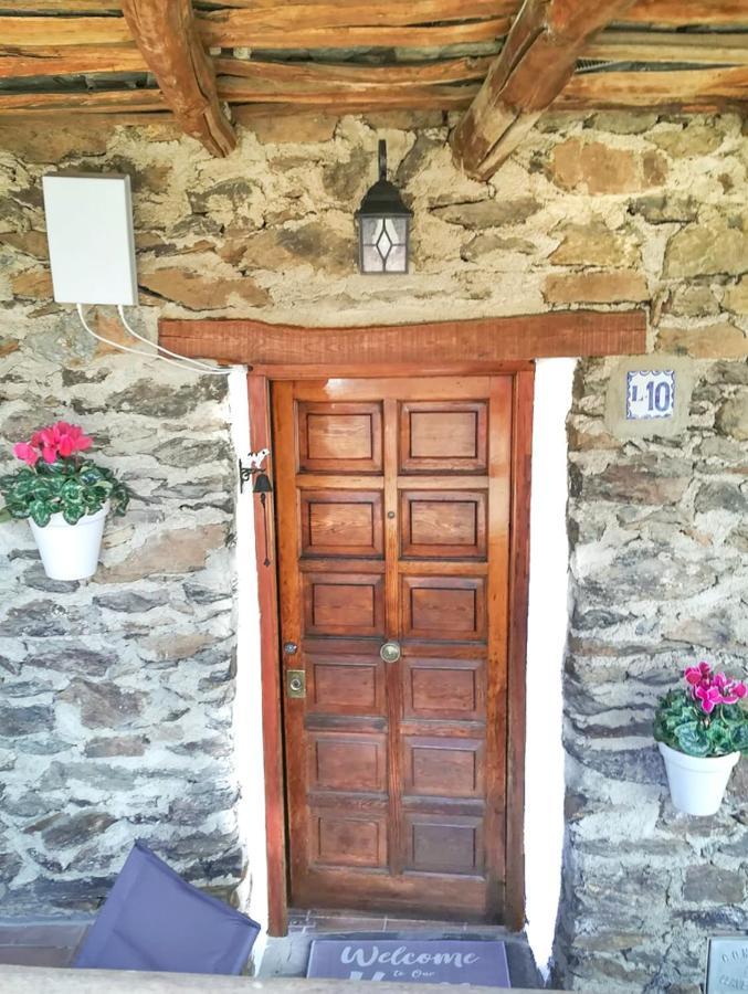 La Casita Del Arbol Blanco Apartment Bubion Exterior photo